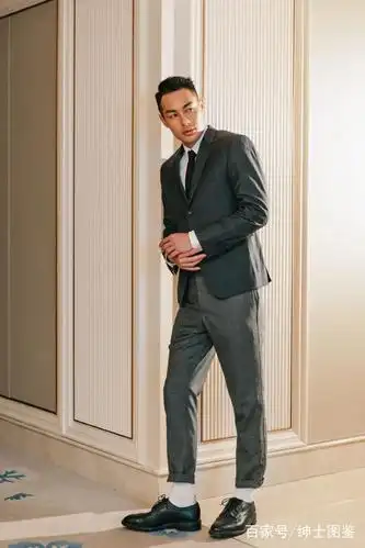 爱运动的杨佑宁好身材轻松驾驭各类型服装时尚品味不俗