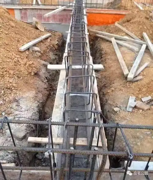 ▼而不是像普通简支梁受力钢筋主要在梁的下部.