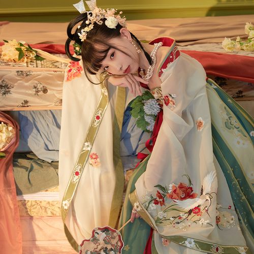 十三余小豆豆蔻兮光美人国风刺绣大袖齐胸绣花汉服