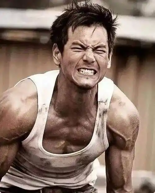 彭于晏般的身材,怎么练?_锻炼_健身_训练