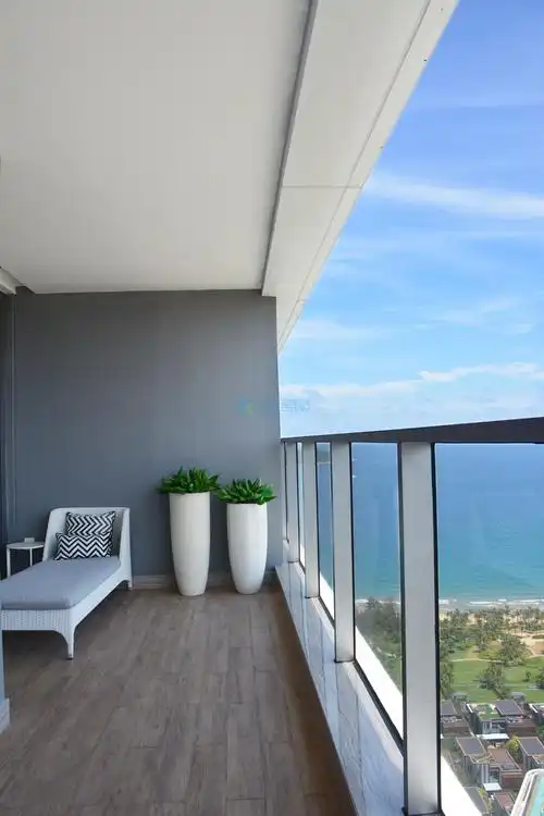 b户型 2房2厅1卫 100㎡样板间:海景阳台