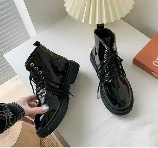 木林森 白色马丁靴潮酷ins女学生网红瘦瘦靴2022年新款英伦风秋季单靴