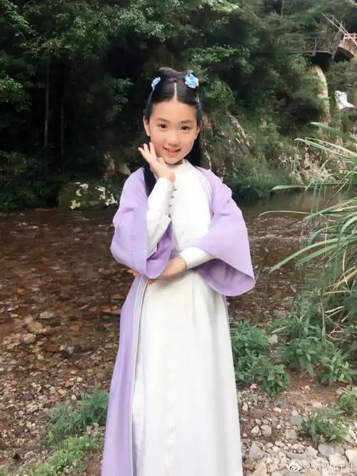 许烁在电视剧古剑奇谭中扮演童年风晴雪