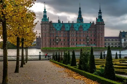 丹麦游——菲德烈堡宫在哥本哈根西兰岛北部,一座宫殿式的城堡.