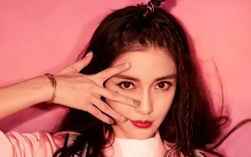 angelababy活力街头风个性写真高清壁纸