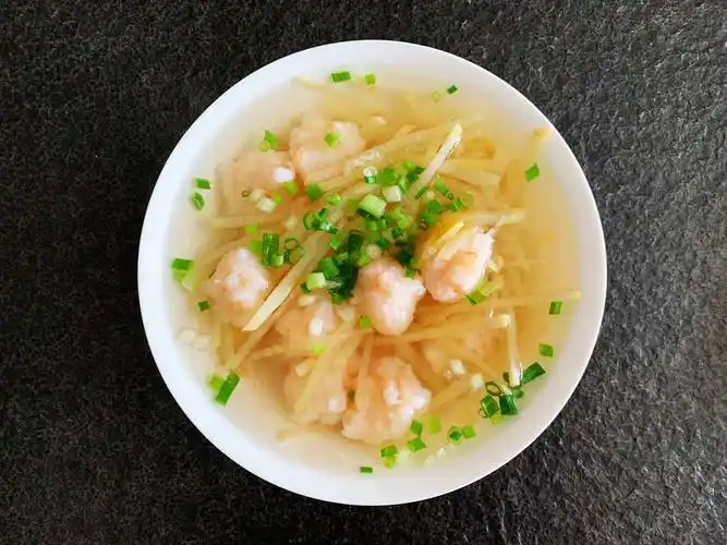 萝卜丝虾丸汤