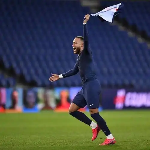 比赛也别忘了凹造型,这10位运动男神的经典发型,夏天可以照着剪