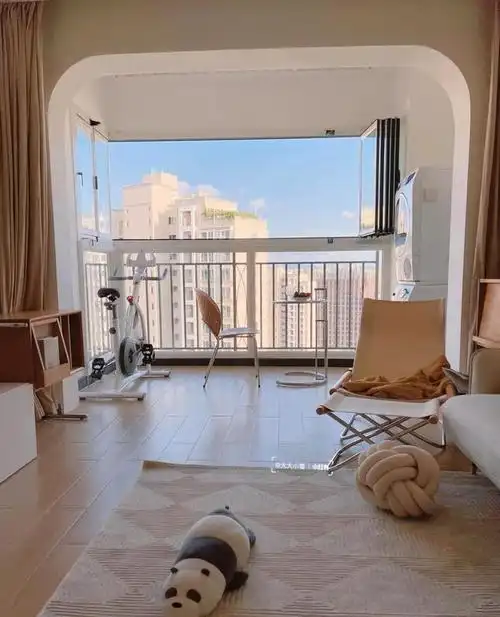 阳台与客厅装隔断好还是不装好?