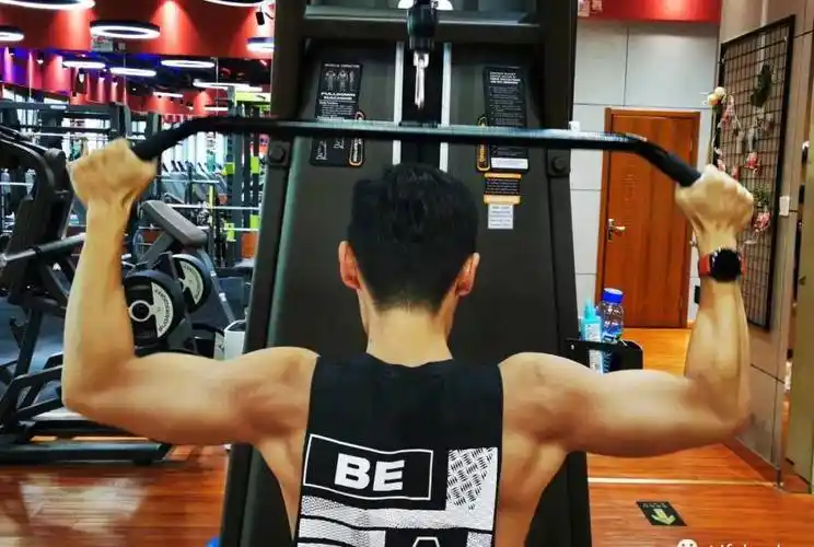 35岁魏晨近照曝光一身肌肉吓坏网友这身材是认真的吗