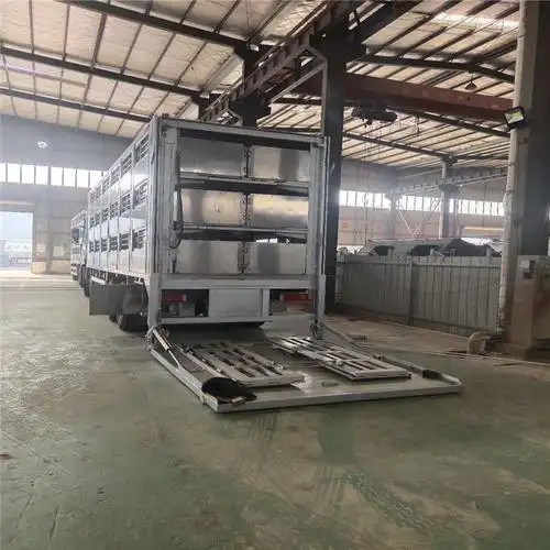 种猪运输车国六9米6升降拉猪车