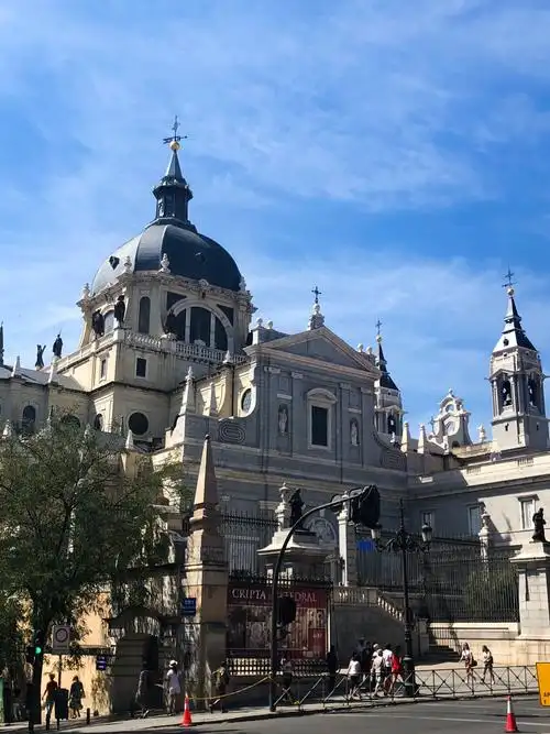 畅游风情迷人素有"欧洲之门"之称的西班牙首都马德里(附行程攻略)