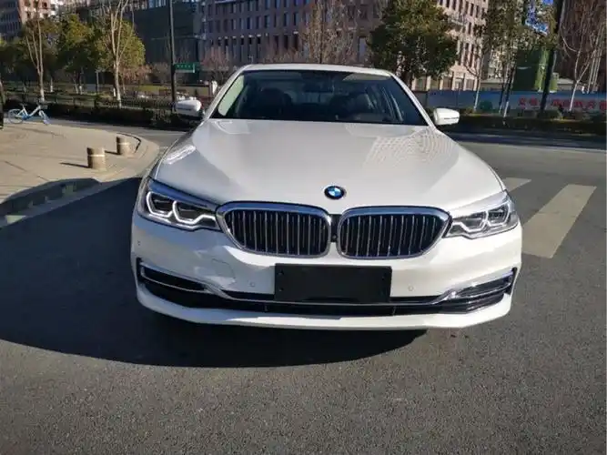 杭州2020年3月宝马宝马5系2020款530im运动套装白色自动档