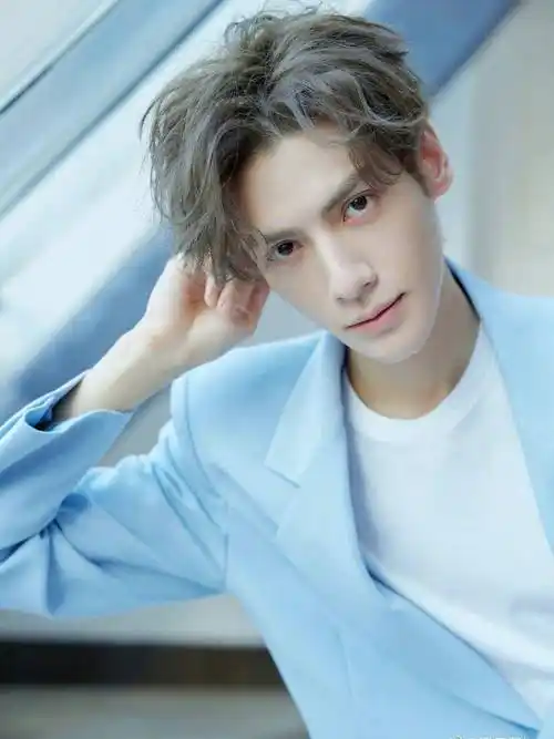 罗云熙个人资料,罗云熙身高体重多少_角色_组合_符龙飞