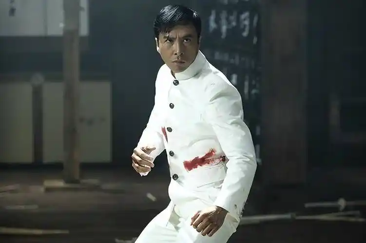 也正是这一点,让甄子丹觉得形象改动得太大,因此不喜欢李连杰的陈真