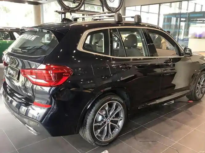 2021款宝马x3实车到店宝石青涂装再获好评20t油耗79l配四驱