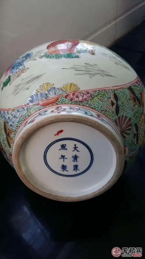 康熙款五彩开光人物故事纹瓶,求