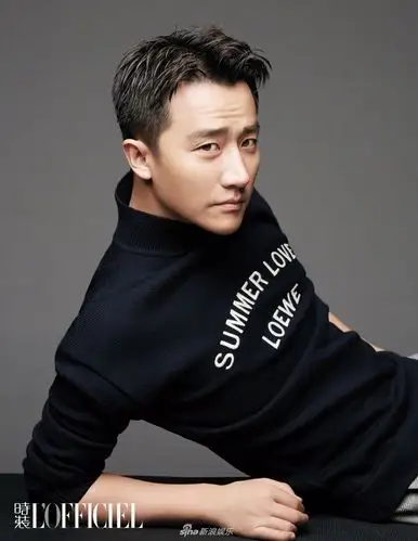 黄轩登大刊封面造型夸张 雅痞不羁展型男荷尔蒙_明星写真_图集_电影网