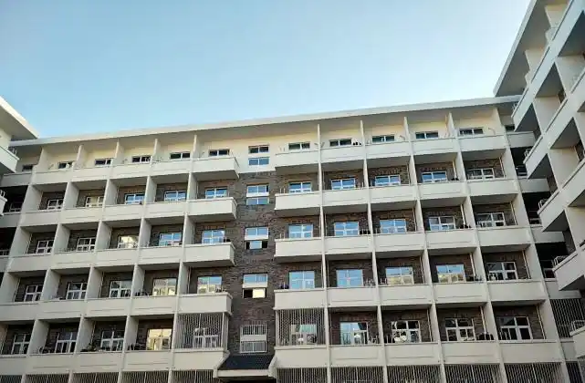 图:北京大学宿舍楼外景实拍.