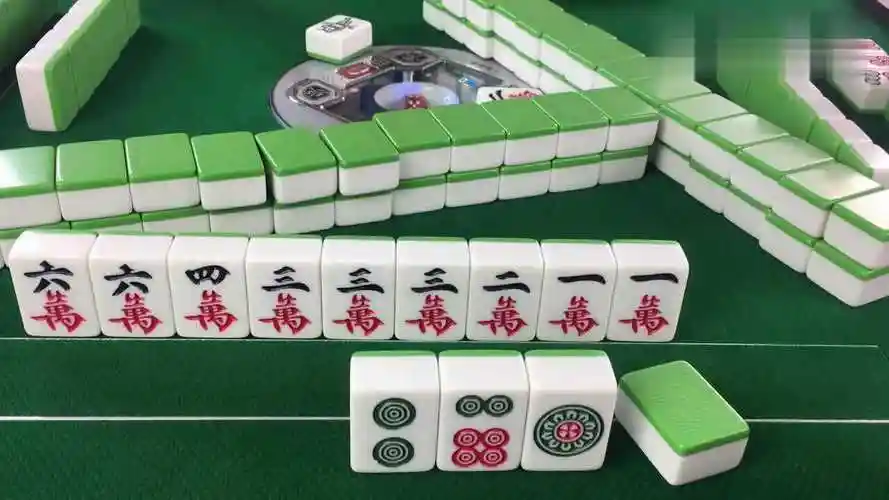 四川麻将:给大伙来一盘万字清一色胡牌,小哥就是这么豪横