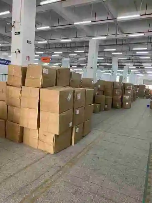 广东深圳分货缠姣子叠板拉车搬贷