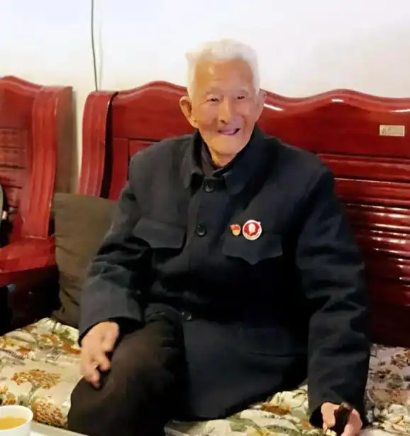 "我原来叫王小点,后来我连里领导说小点子以后你就叫王瑞典了,这个