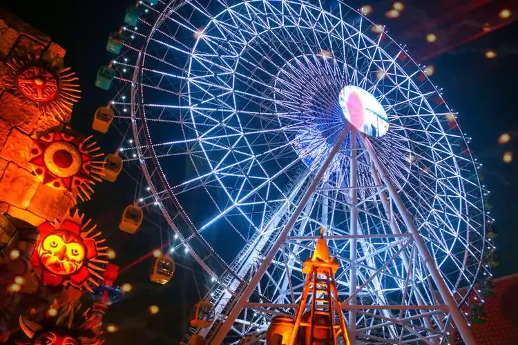 游乐园玩耍图片大全去游乐园玩开心的图片