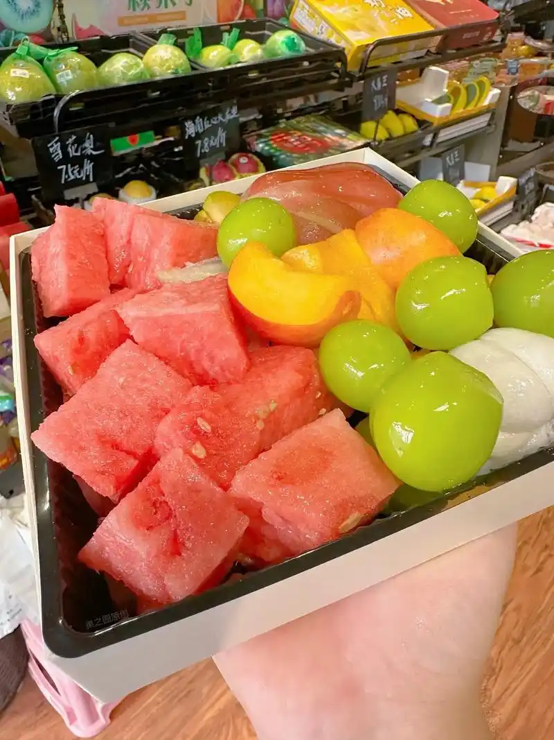 水果果切图文分享.果切: 92午后小憩 品一盒水果,佐三两零 - 抖音
