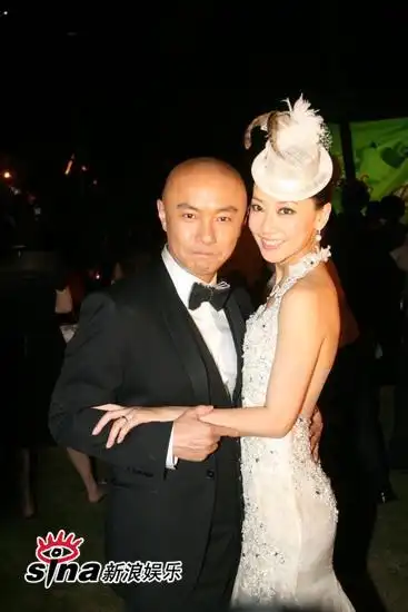 图文张卫健张茜婚礼酒会很有夫妻相