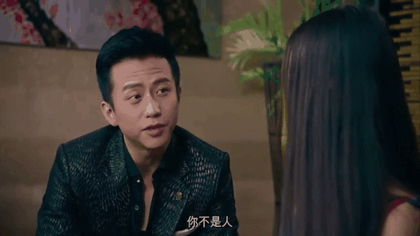 美人鱼:邓超对着林允一顿舔,还强吻林允!两人热情呼应!