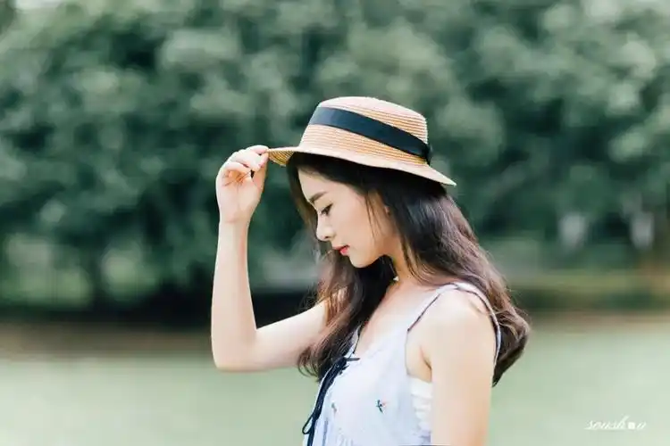 单人人像拍照记住12个拍照姿势动作拍照看起来自然舒服好看