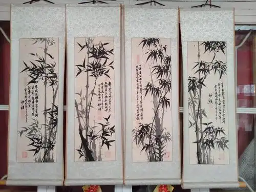 刘忠富所画墨竹曾受喜禅的高徒张国安点拨.