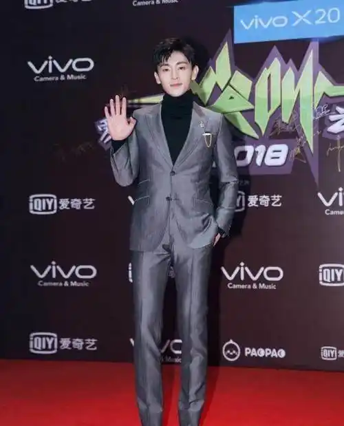 原创邓伦现在好帅呀迫不及待想要见你活动照都这么有feel