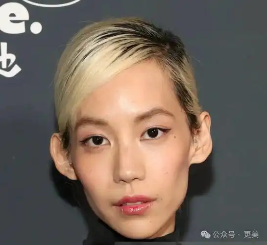 现在瘦到尖嘴猴腮真的好看吗?