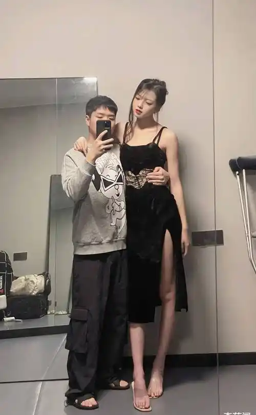身高164男子拥有174漂亮女友,反向差10cm两人超甜_男生_网友_女生