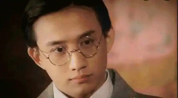 年轻时候帅气无双,年老发福脱发容貌变,这5位男星败给了岁月