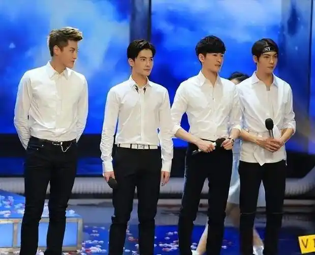 杨洋垫肩罗云熙身高成谜5位一线男明星的身材缺点太明显了