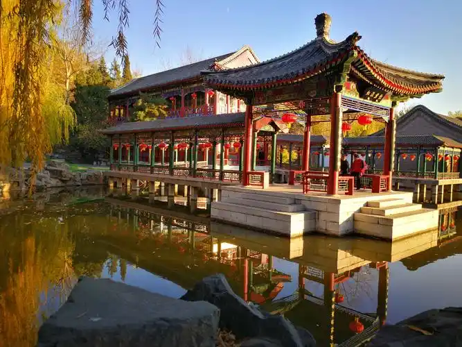 初冬大观园一游,红楼梦拍摄地,园里亭台楼阁,小桥流水悠悠,元春省亲