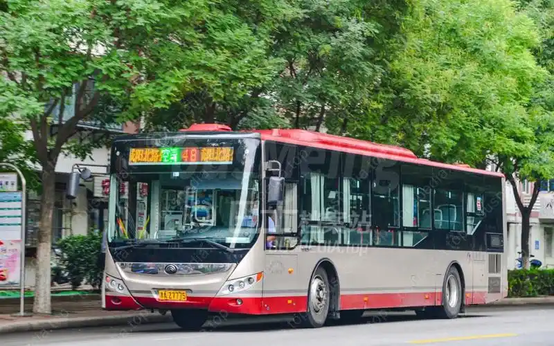 天津公交47路zk6120chevpg52出站