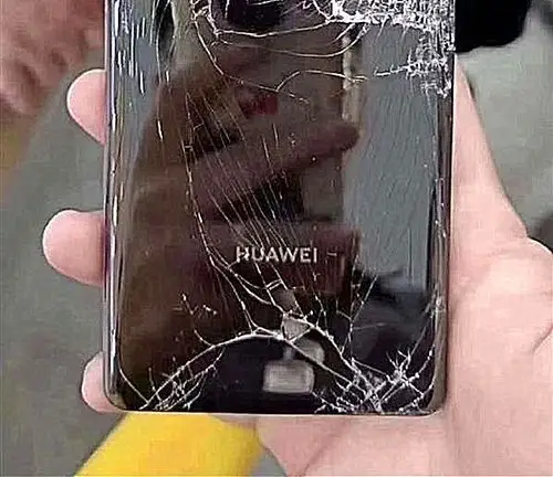 裸奔请谨慎针对这次的碎屏,笔者想提醒大家的是,想