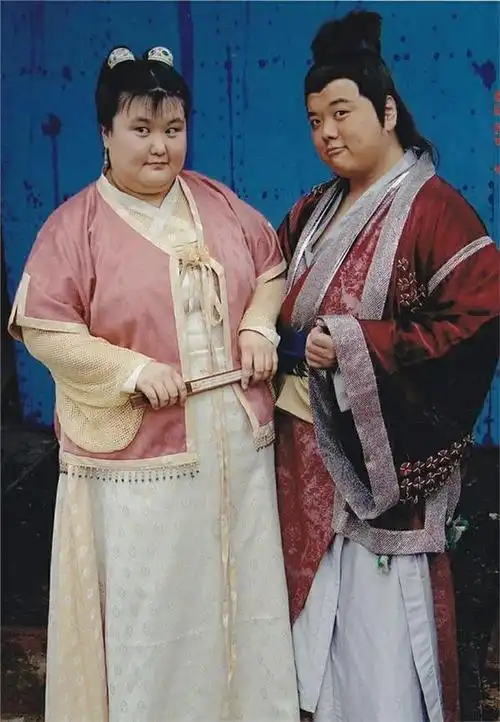 影视形象2001年电视剧《程咬金》:张媛饰演裴翠云2003年电视剧《隋唐