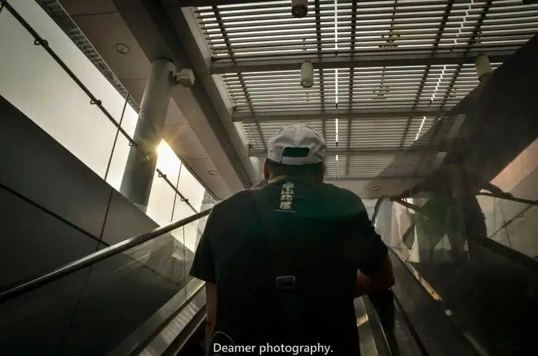 陌生大叔那背影.