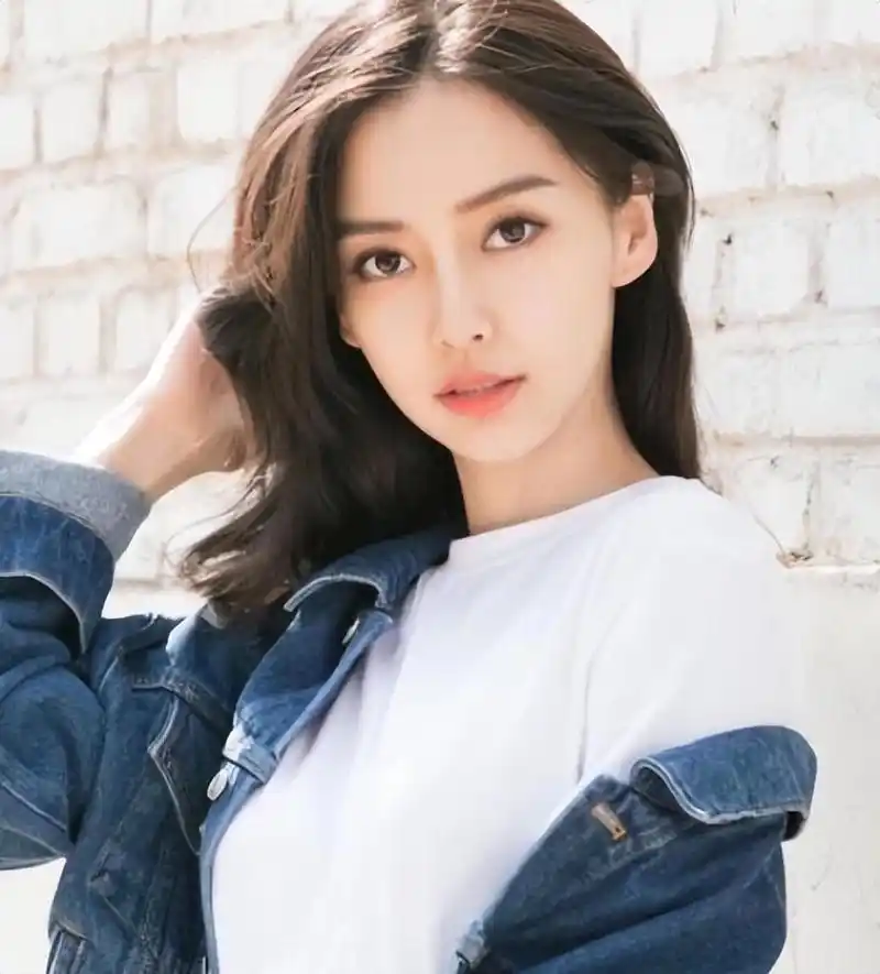 angelababy疯马秀事件 angelababy是否参观过疯马秀的问题引发了网友