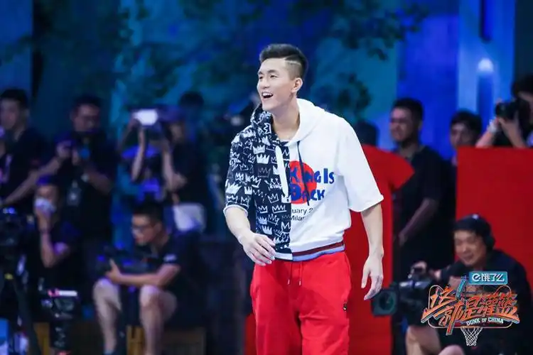 这就是灌篮变周杰伦演唱会路人王十三冠平常心背水一战