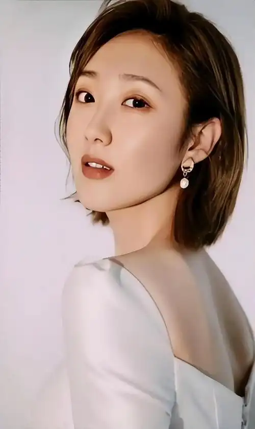 央视美女主持人王嘉宁29岁才选择嫁人真幸运事业爱情双丰收