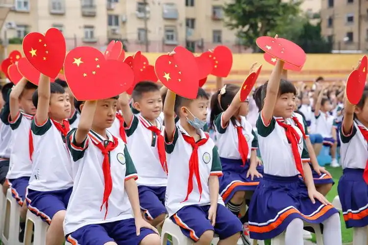 站在新起点奋进新征程实现新发展青岛延安二路小学新校园落成启用