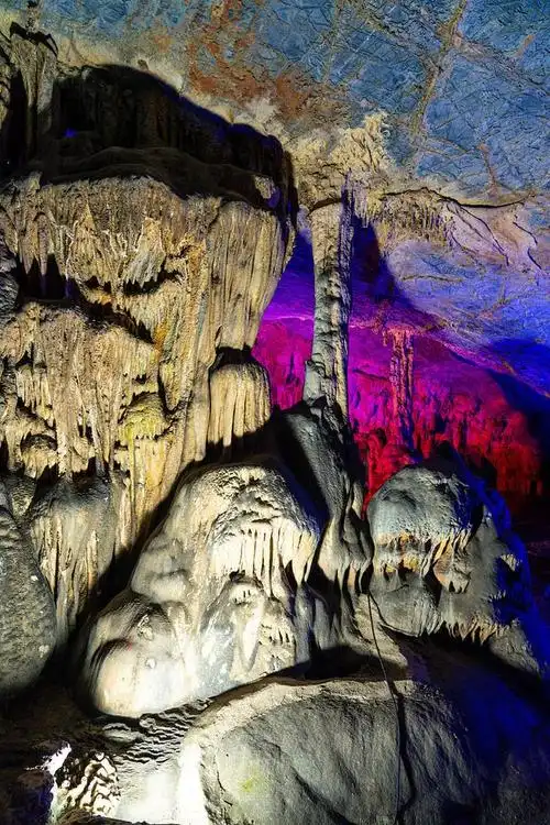 石花洞:大自然的艺术品,你准备好被震撼了吗?