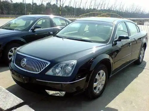 我有一个朋友 有一辆老款别克君越卖给我 要我5万元 车已经有3-4年了