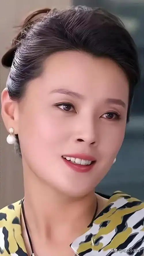 梁爱琪,高雅有气质的美女_网易订阅