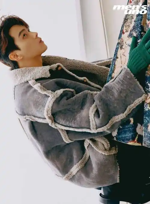 在《今夜不设防》中,林青霞说小时候觉得自己很不好看,黄霑灵魂发问:"