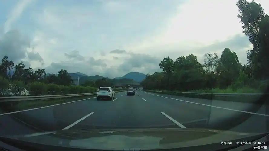 > 请教东莞学驾照的同学